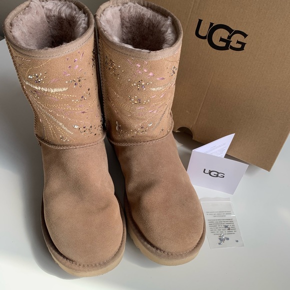 UGG Classic Gold Short Burst Boot - Picture 3 of 13